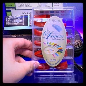 Red nail tips comes with 110 tips with sizes 0-10